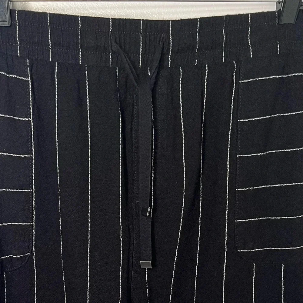 Time and Tru XL, linen blend, elastic waist belted‎ drawstring tie, gauzy short